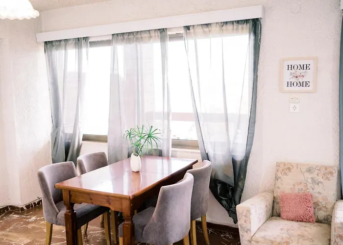 Apartman La Playa 2 Periyiálion